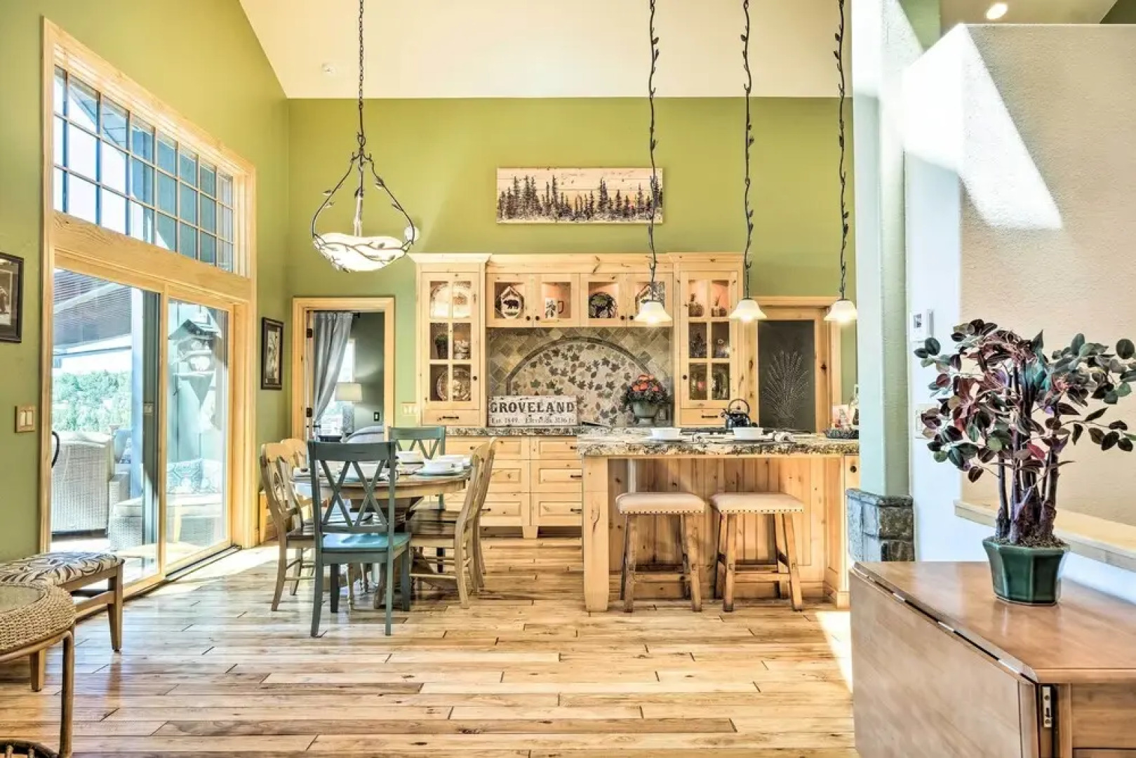 Groveland Lake House w/ Hot Tub & Water Views