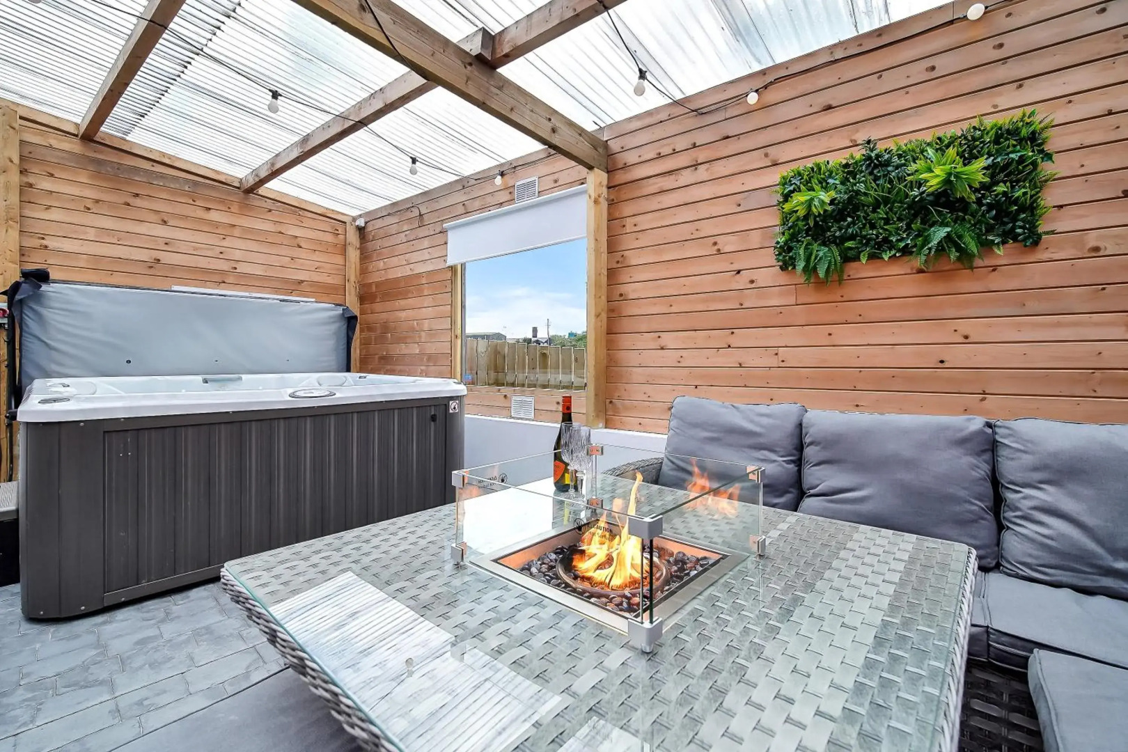 New Glenside Cottage sleeping 4 guests