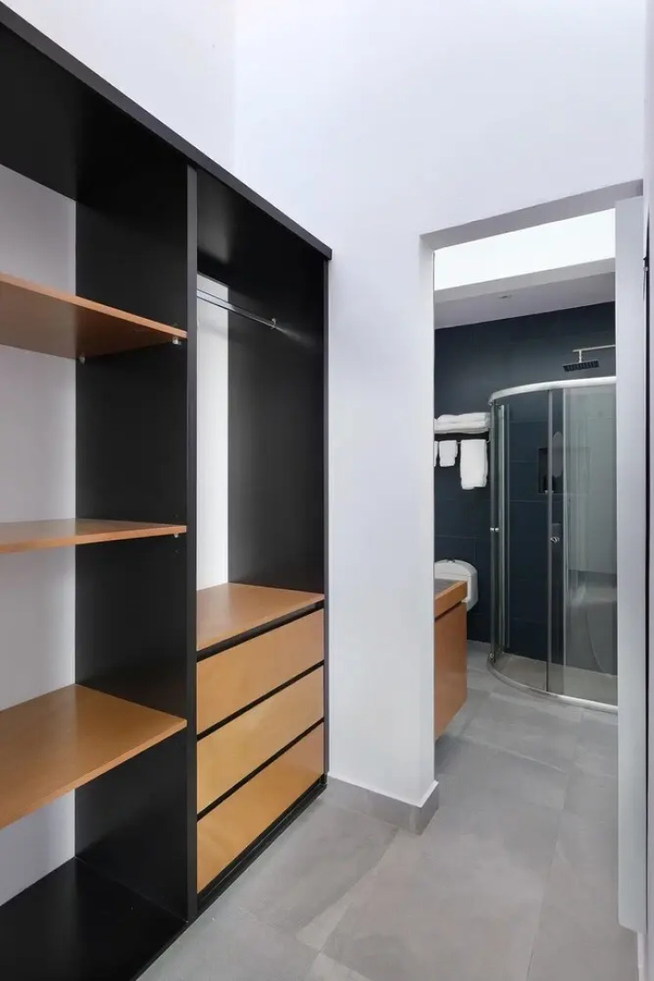 Modern Studio Apartment With Garden Entry