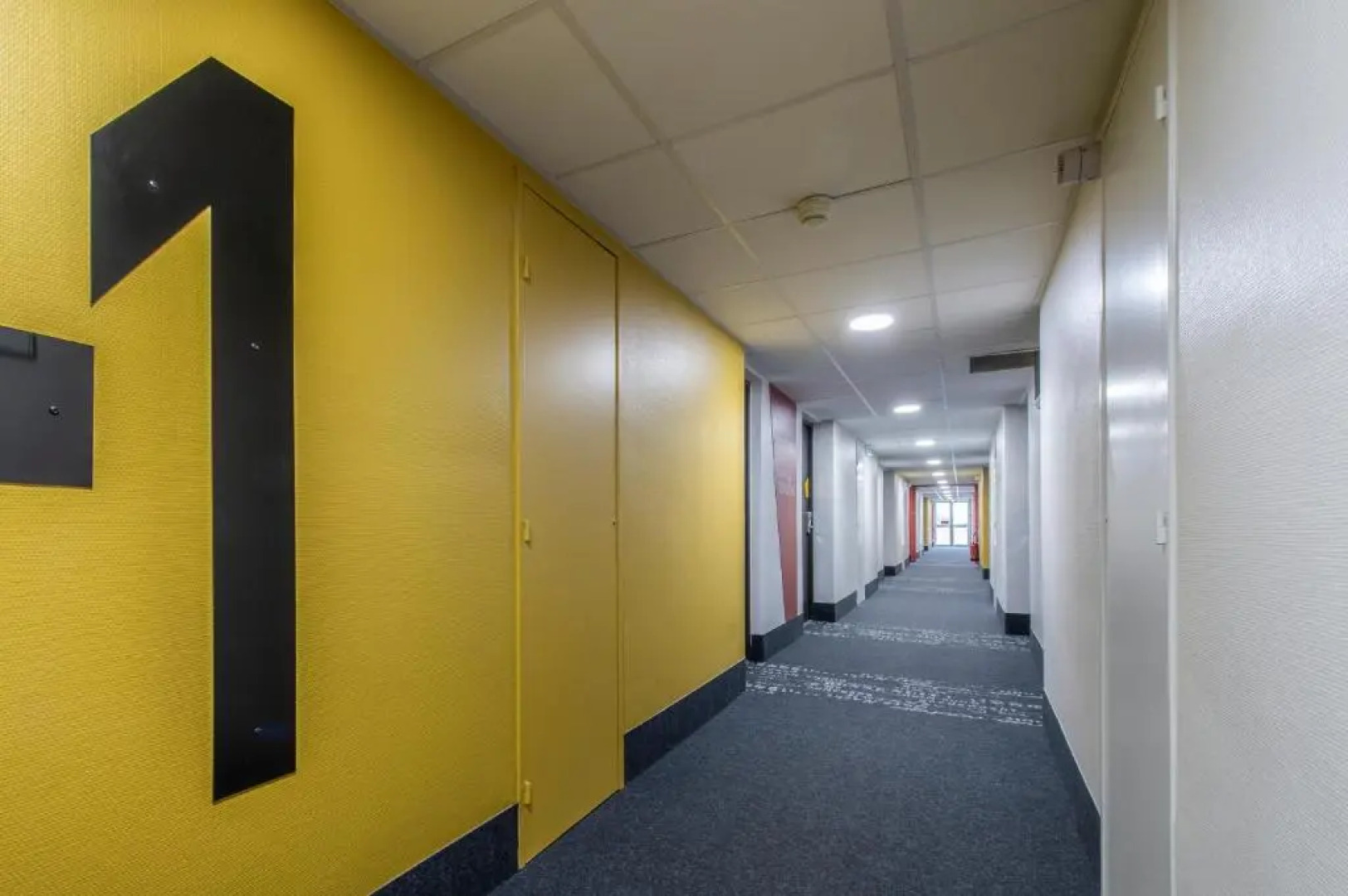 B&B Hotel ORANGE - Echangeur A7 A9