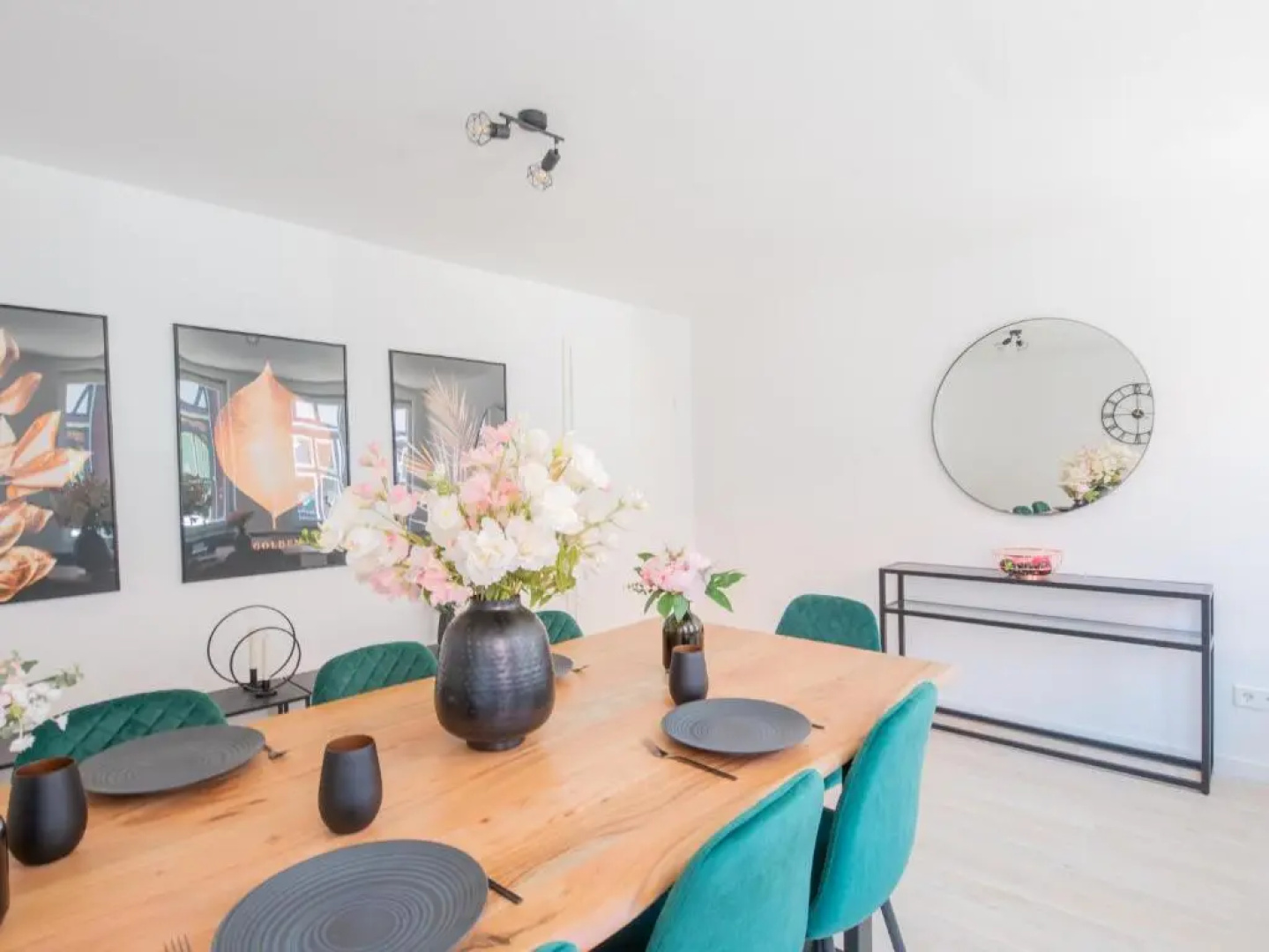 EUPHORAS - Haus mit 4 Schlafzimmern und Hinterhof