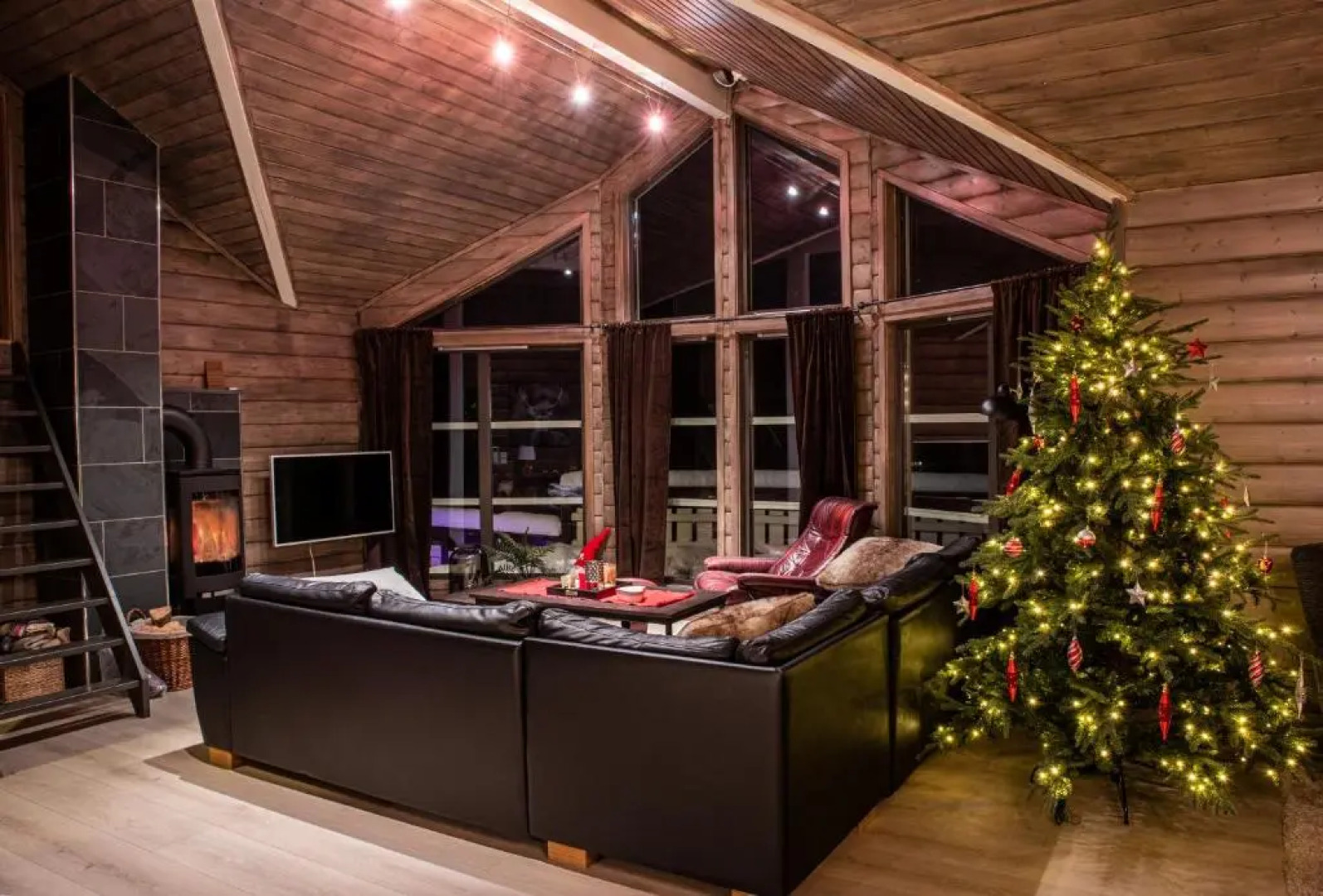 Cabin in Hodlekve with 5 bedrooms & hot tub.