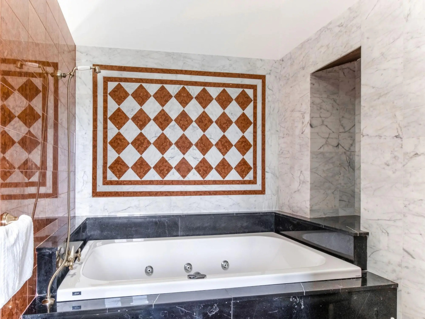 Lavish Sicilian Villa With Pool