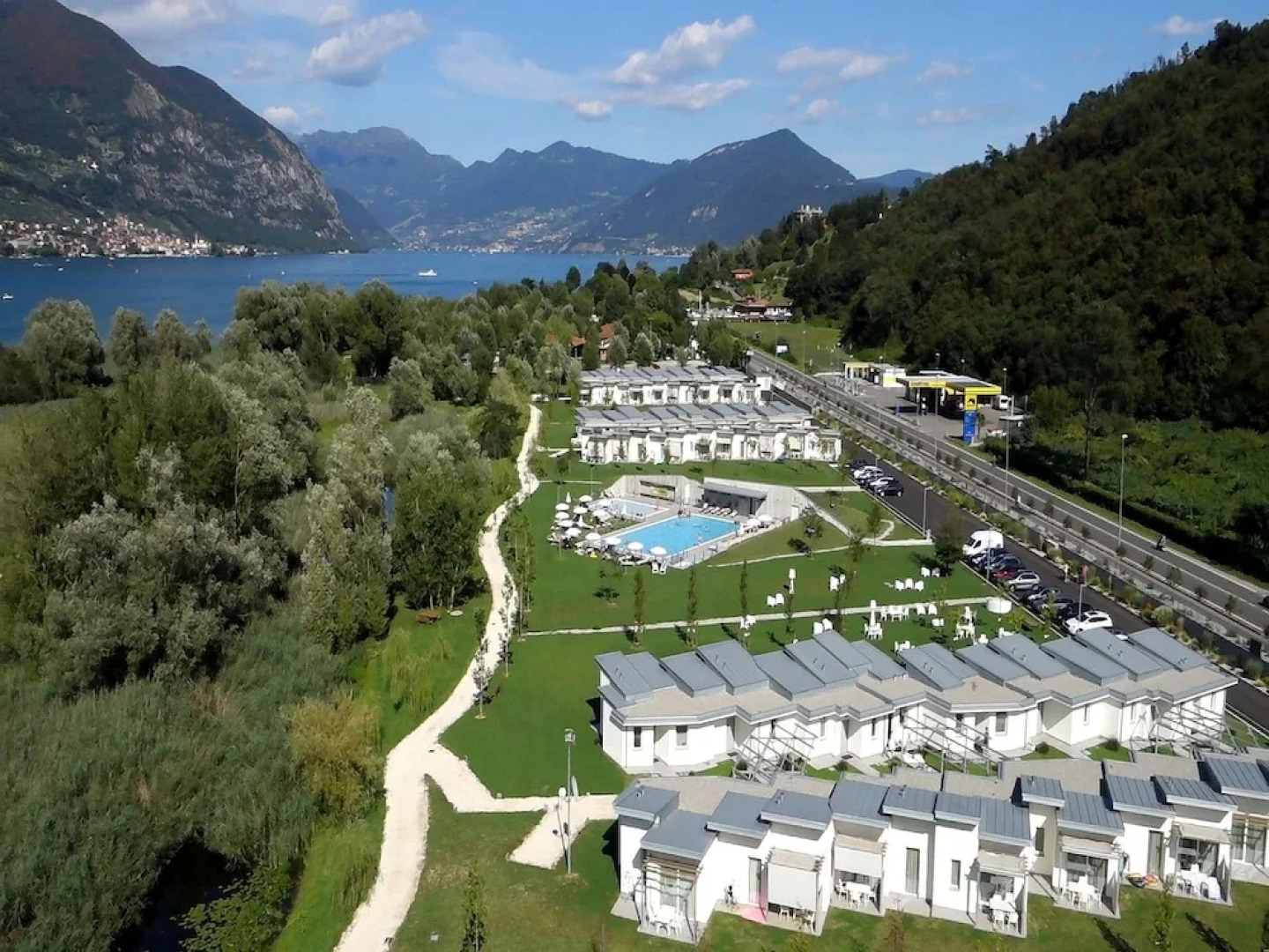New Residence by Lake Iseo, Surrounded by Green