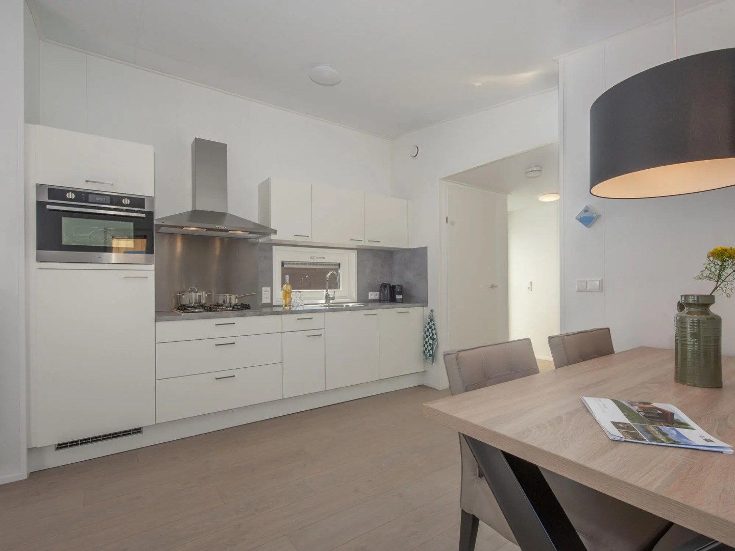 Modern Lodge With Dishwasher, Near Helmond