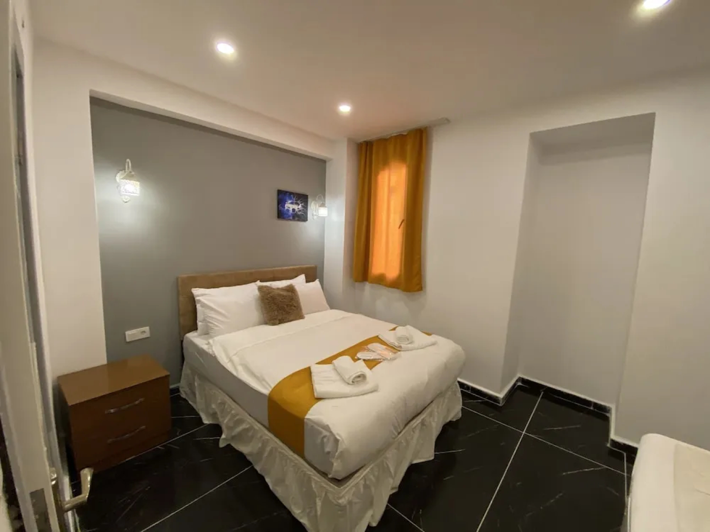 Happy Dreams Apart Hotel