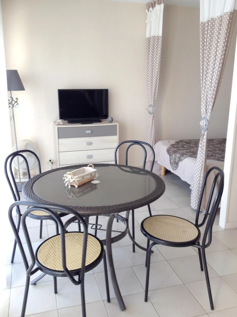 Apartment With one Bedroom in Mandelieu-la-napoule, With Wonderful Mou