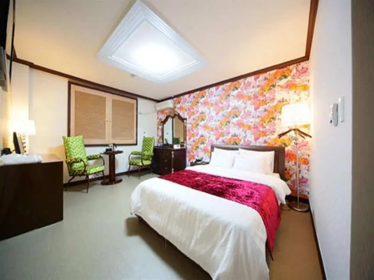 Royal Tourist Hotel