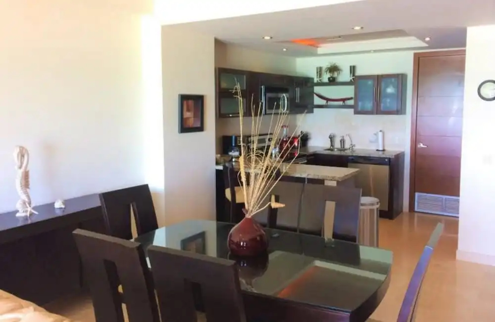 Encanto Living 0502 -1BR by Kivoya