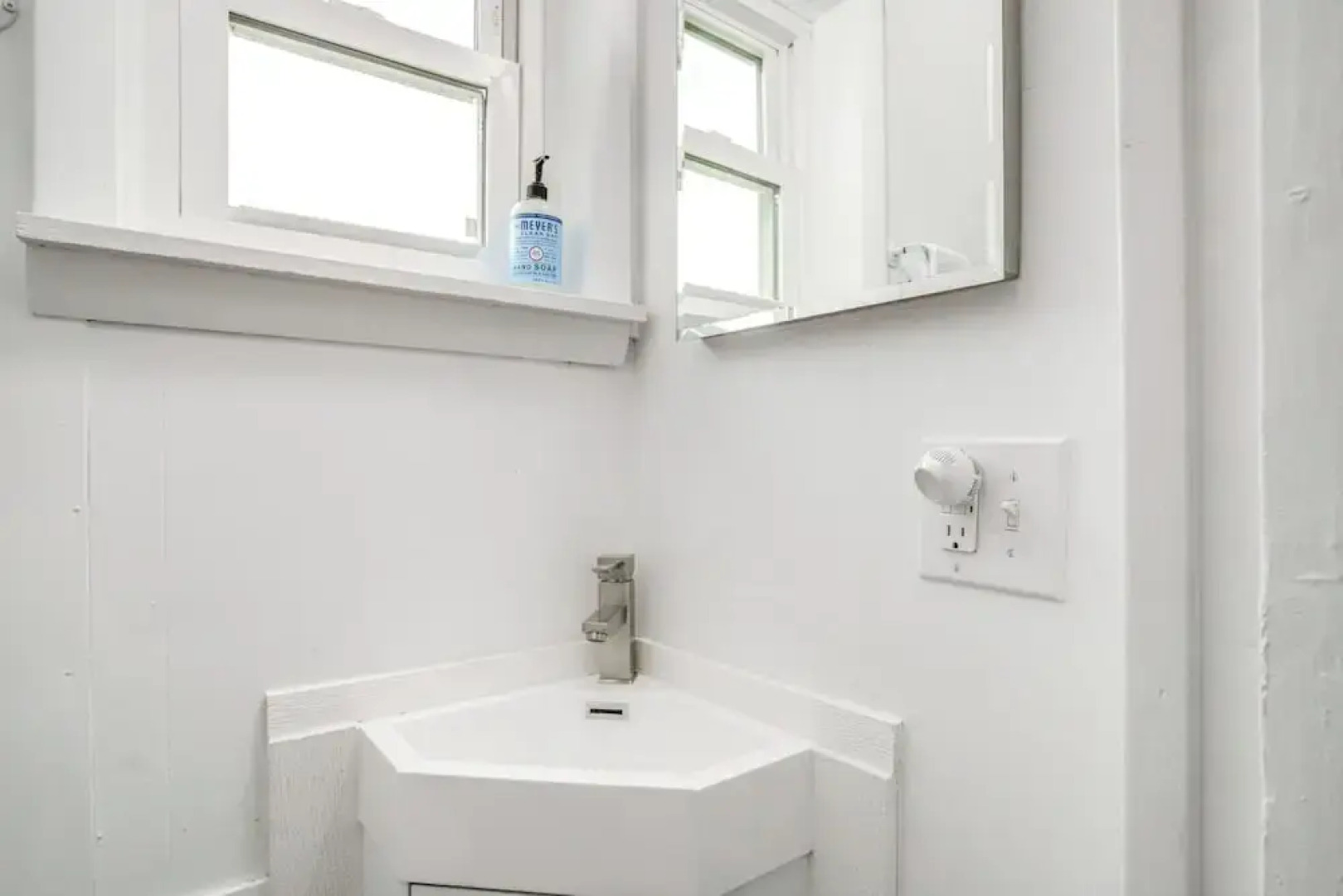 2 Mi to Downtown: Tranquil Abode in Chincoteague!