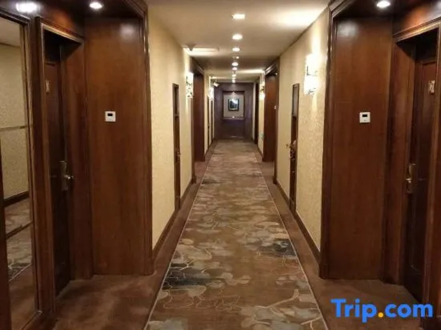 Shidai Business Hotel