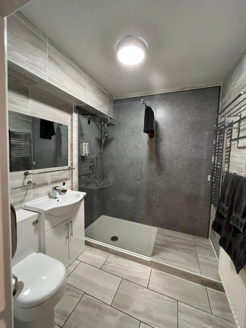 3 BD Ground Floor, Lovely and Spacious Apt on the Edge of Glastonbury and Street