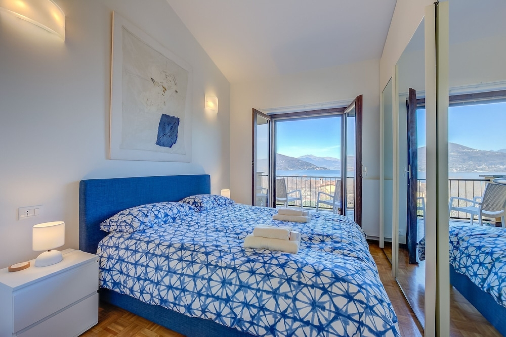 Lake View Pool Apartment in Ranco