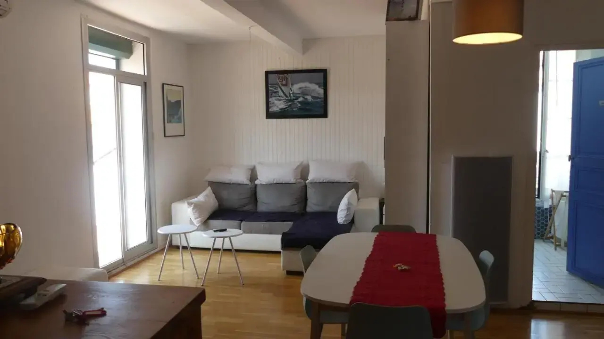 Rue sebastien spacious apartment close beach