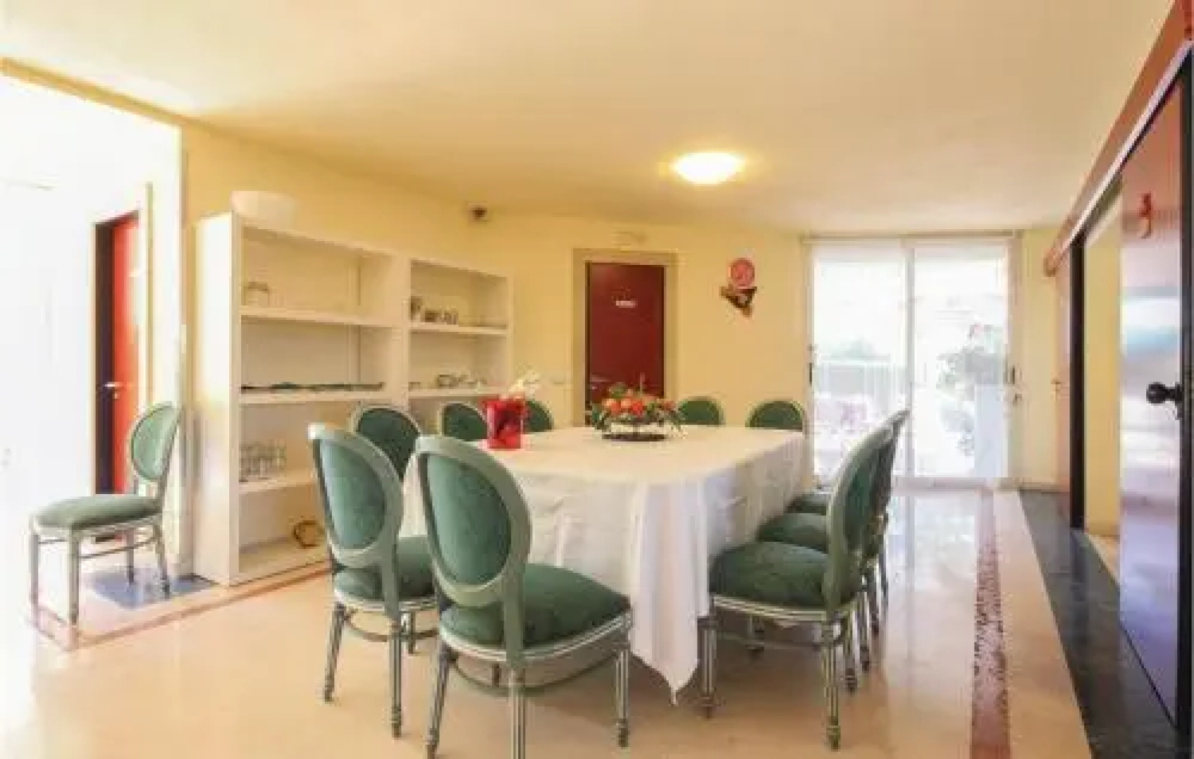 Four Bedroom Holiday Home in Vittoria