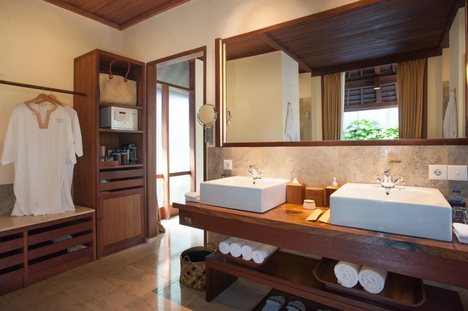 Курорт Komaneka at Tanggayuda