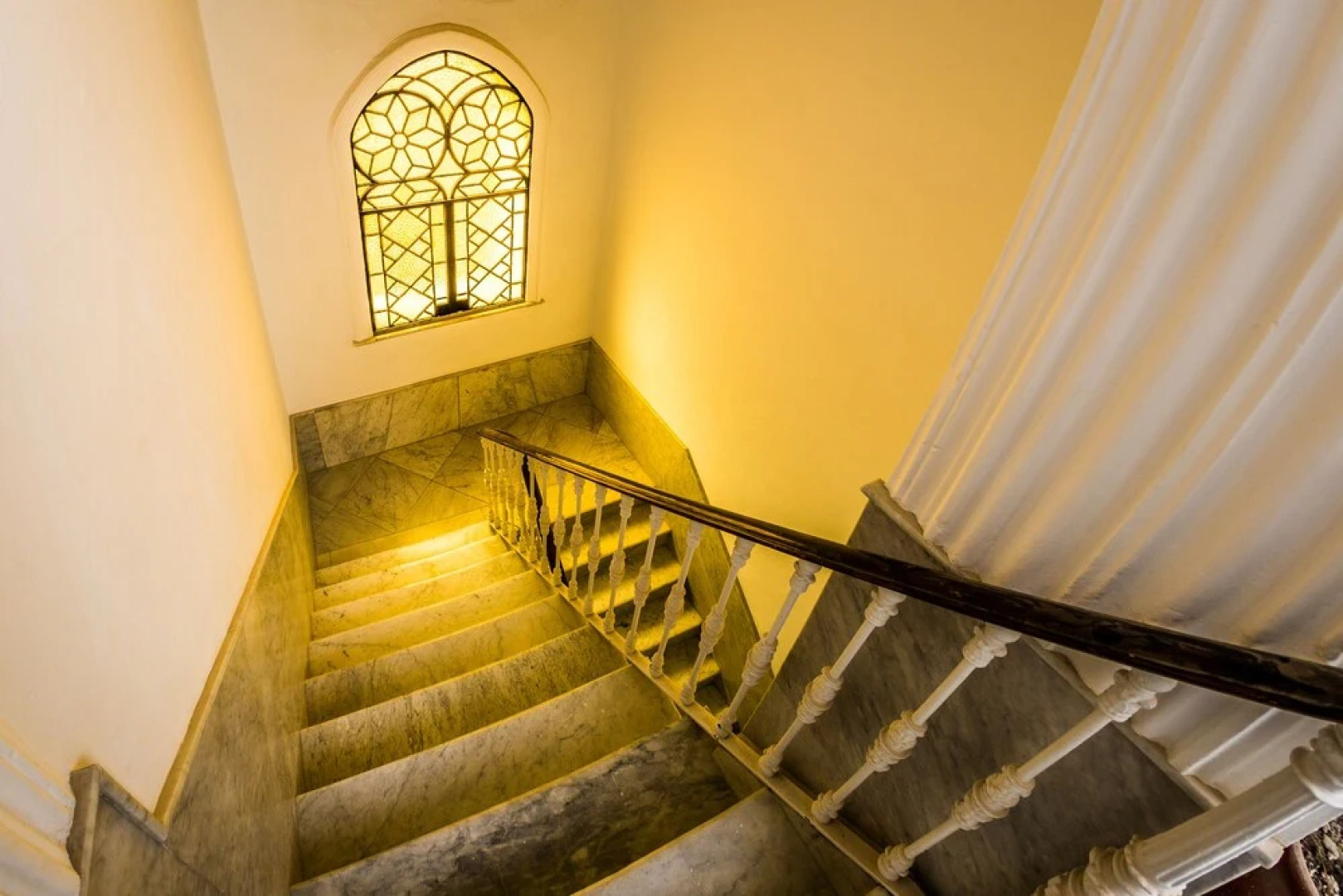 La Casa Amarilla Rooms & Suites