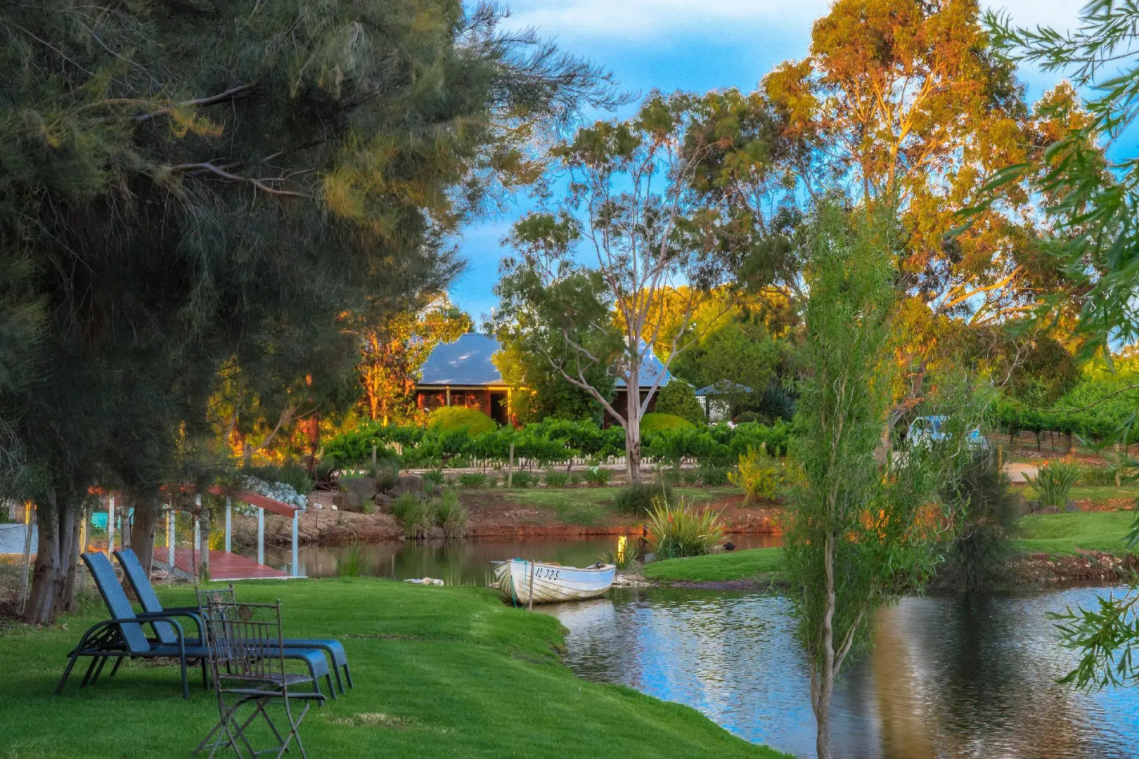 Stonewell Cottages & Vineyards