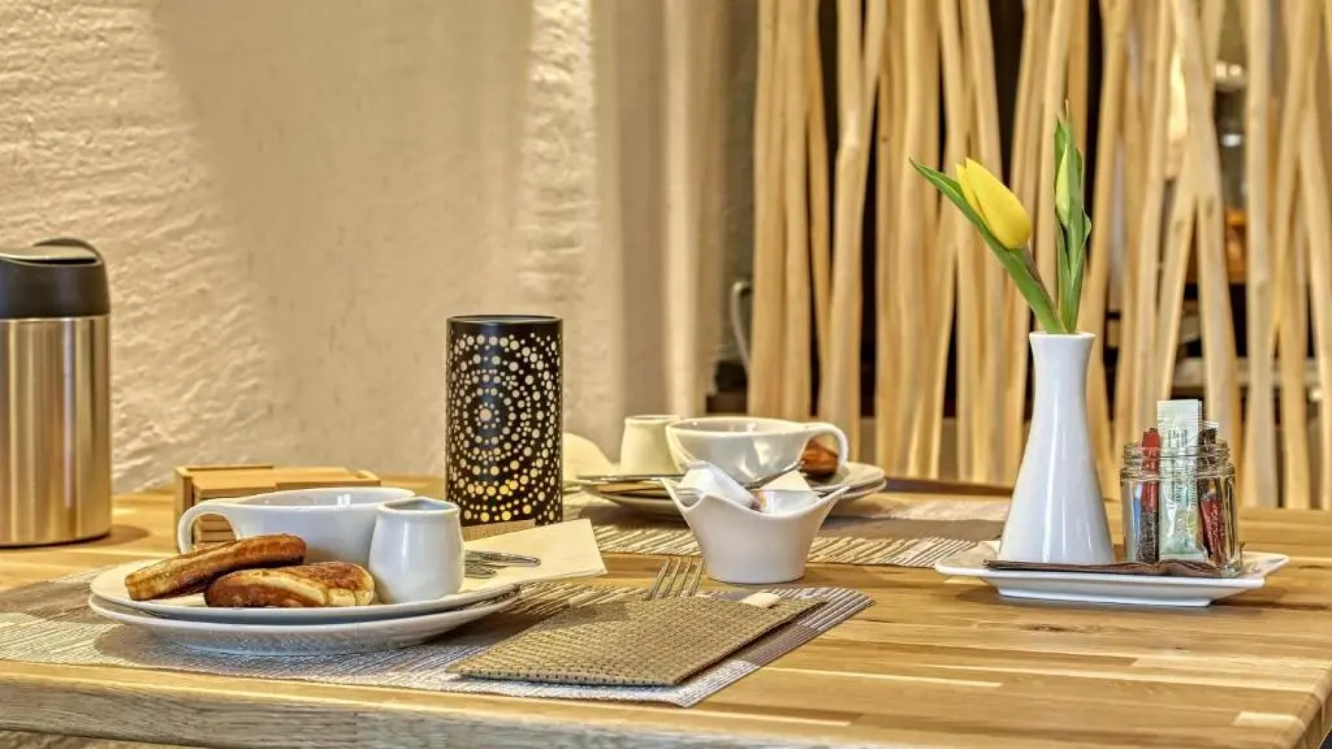 Suit & Frühstück zum Latschen