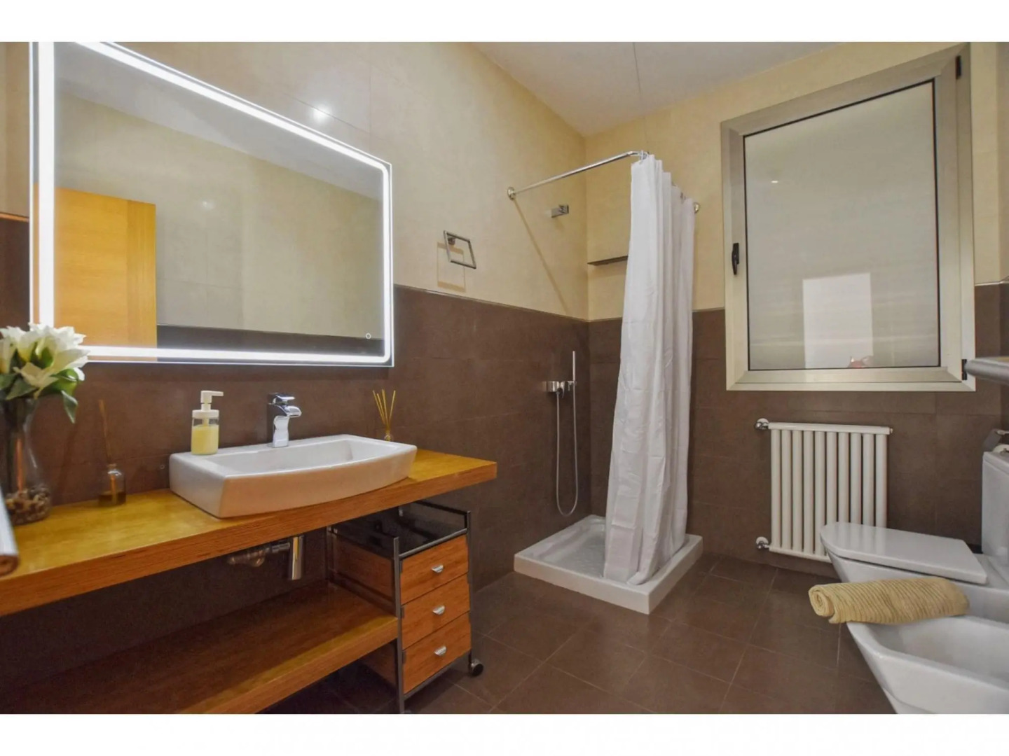 Recently Built Country House in a Minimalist Style, Private Pool Detached