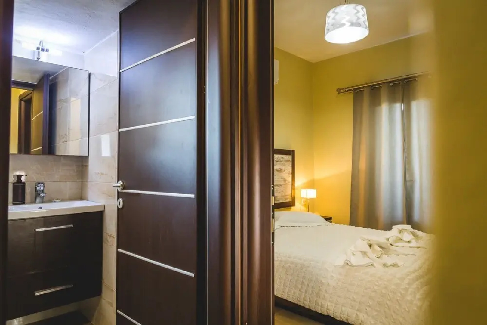 Theoxenia Suites & Apartments