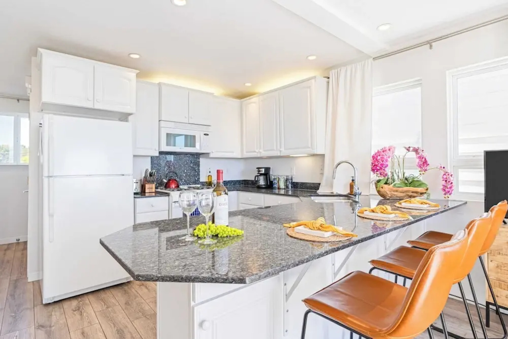 2 Coastal Studios at Cayucus Beach Access + Ocean Views