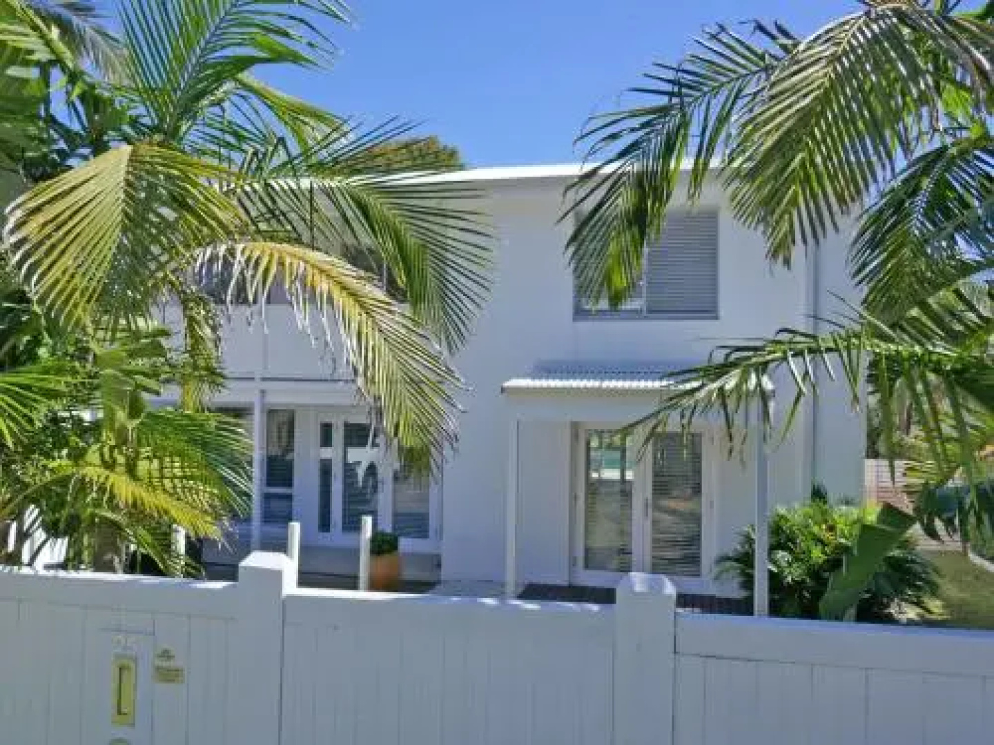 The White House', 25 Tomaree Road - Fantastic House With Pool, Linen Foxtel And Wii-U