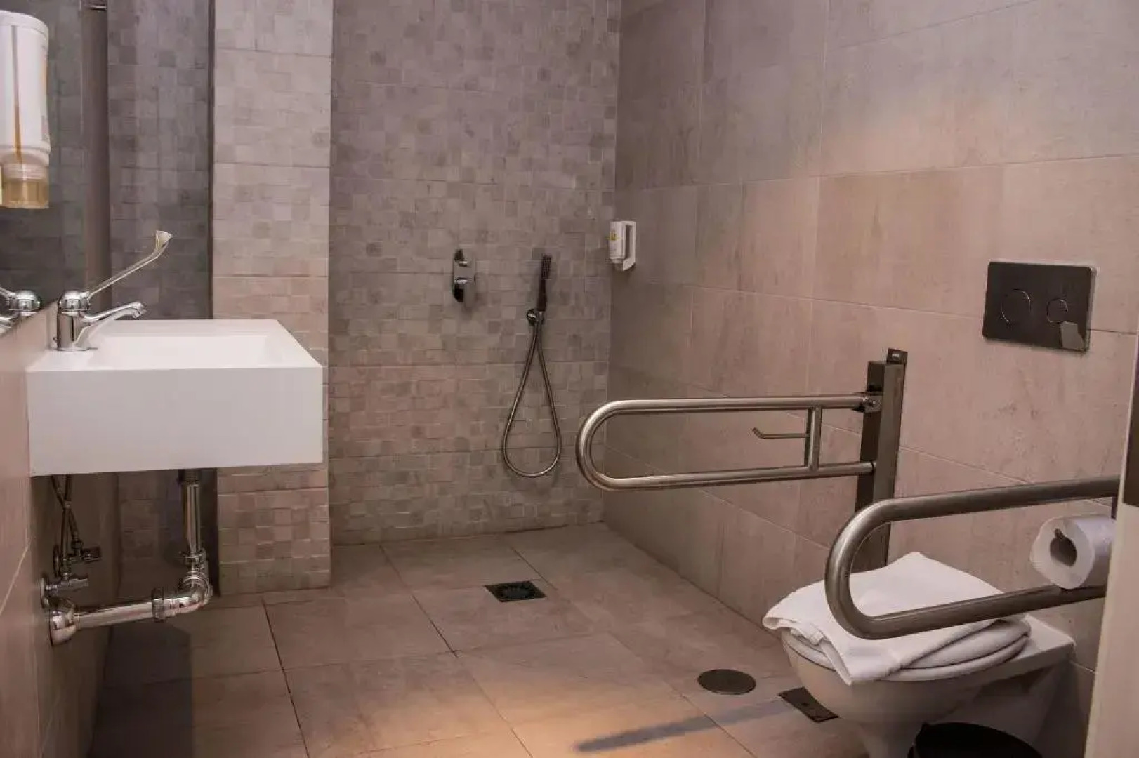 Black Swan Hostel Sevilla