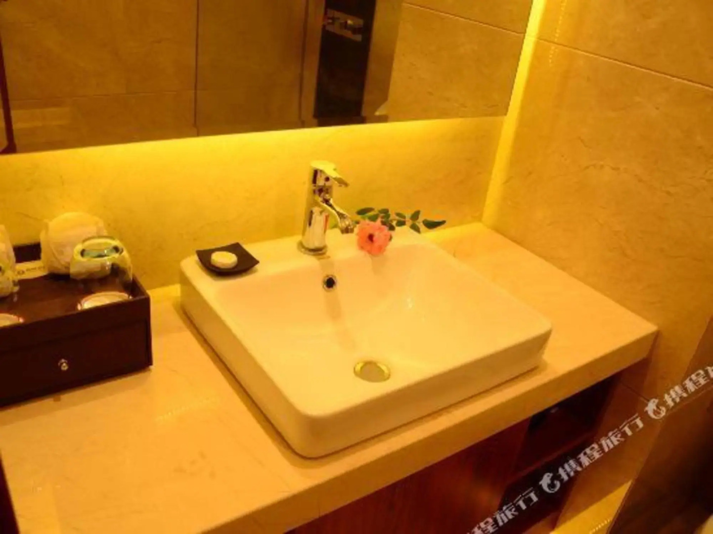 Phoenix Hot Spring Holiday Hotel