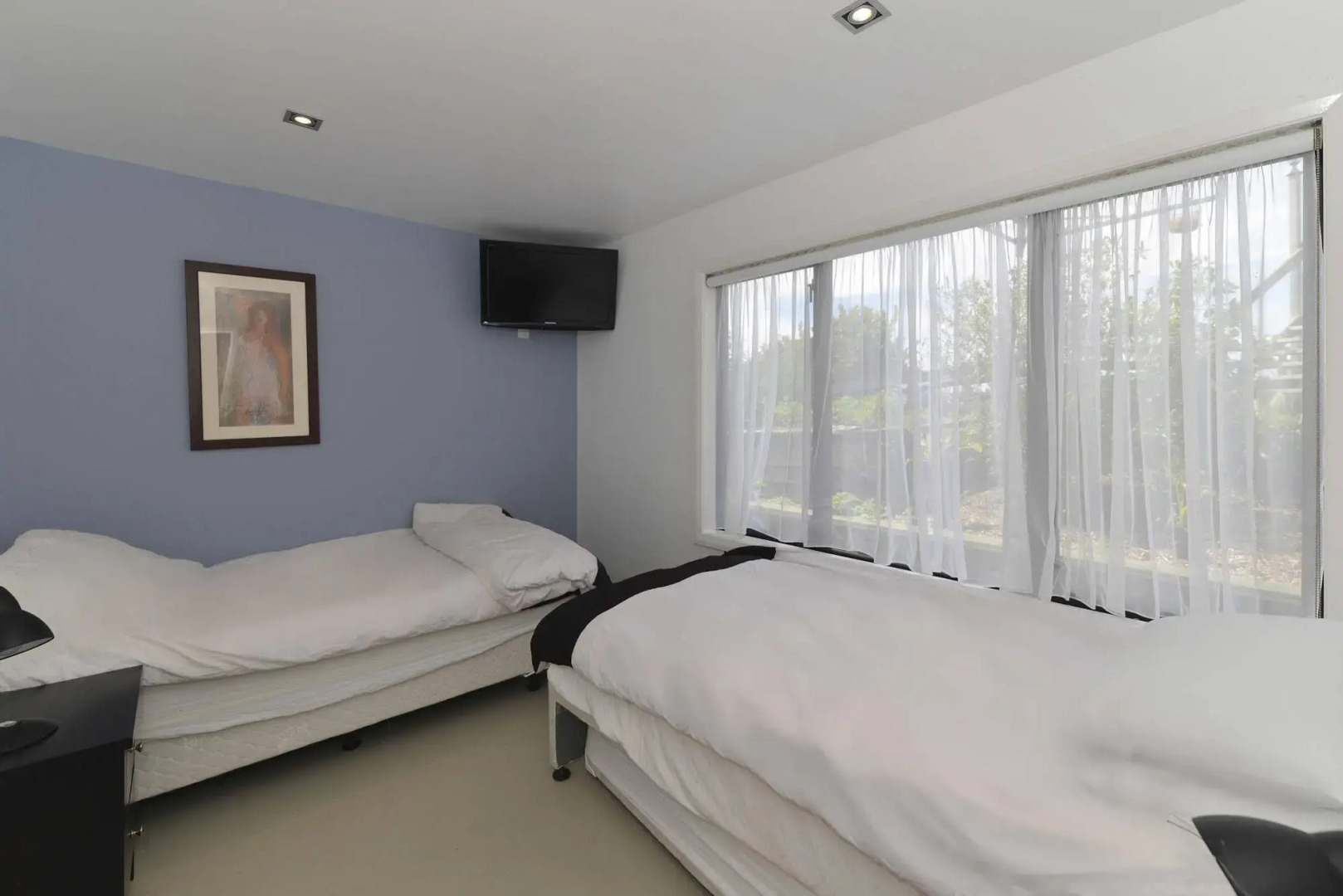 Lakefront Holiday Home