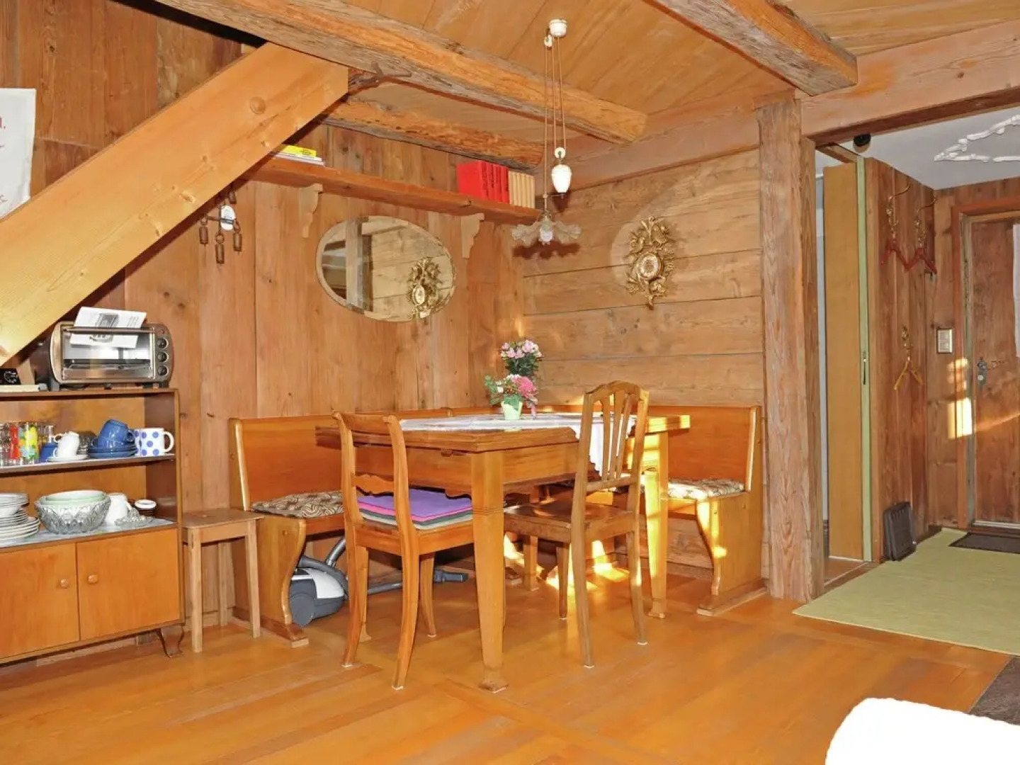 A Chalet on Delightful, Vineyard Covered Hills, Suitable for 2 People