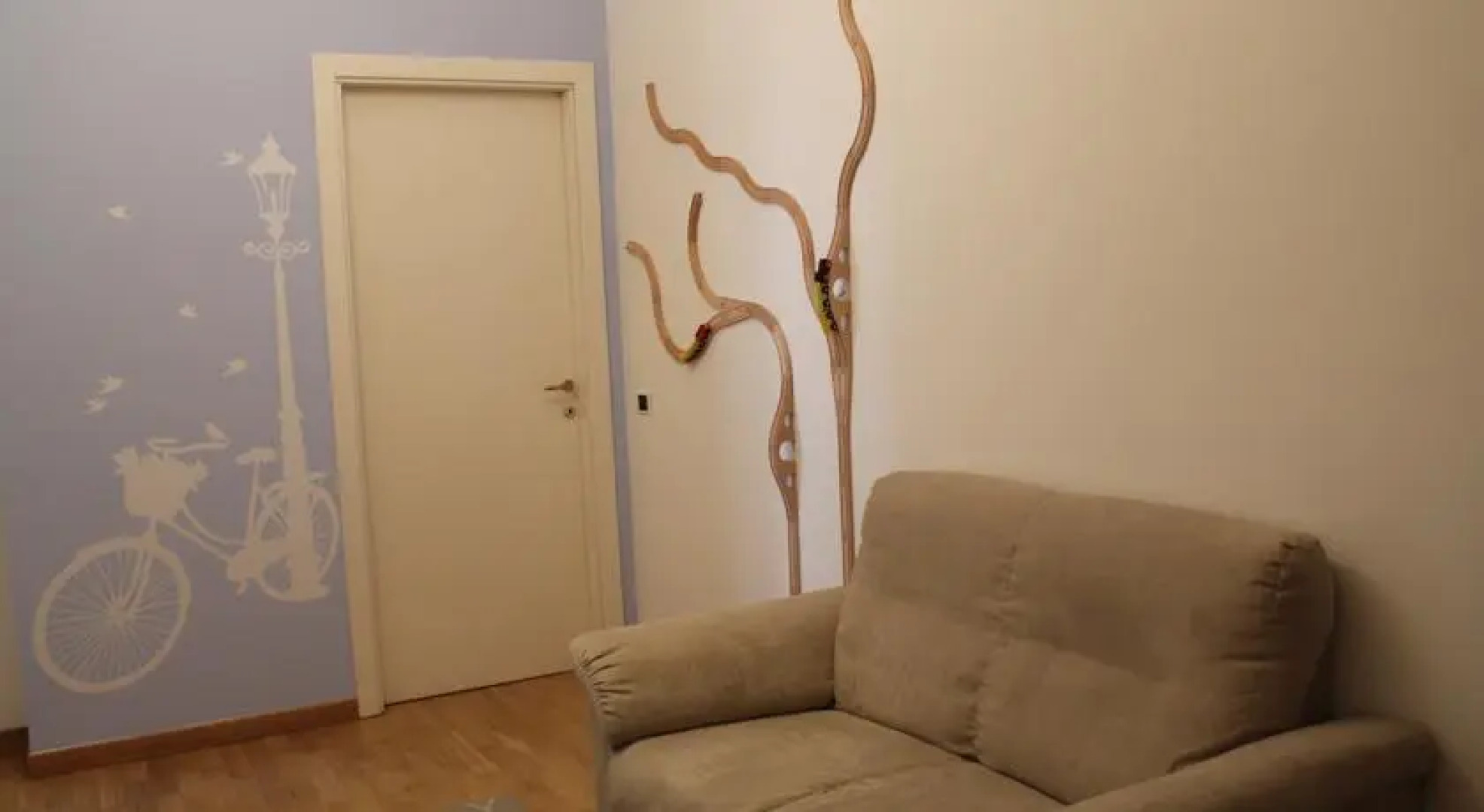 My Room Center Station