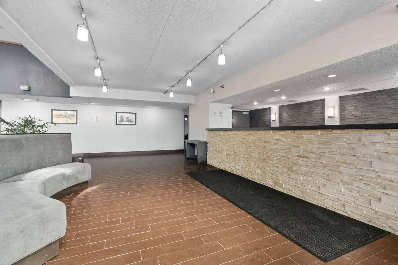 Quality Inn & Suites Mall of America - MSP Airport