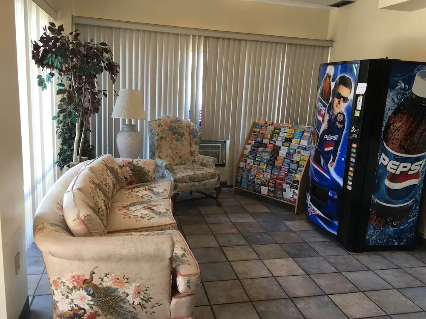 Vista Pines Motel