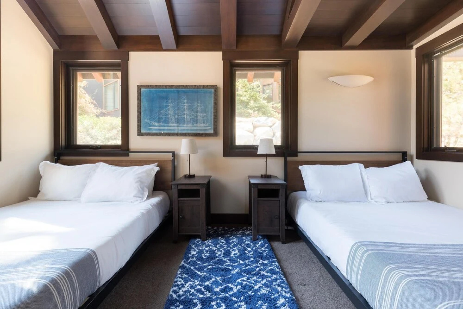 Bronson by AvantStay | Sleeps 17! On the Slopes! Squaw Valley w/Hot Tub&Fire Pit