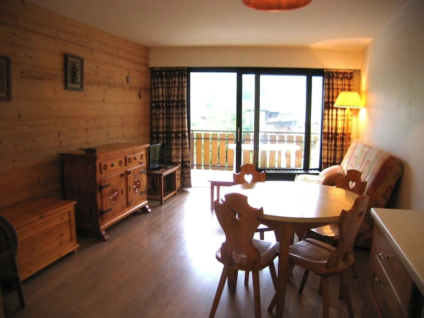 CRYSTAL  La Clusaz  Centre du village