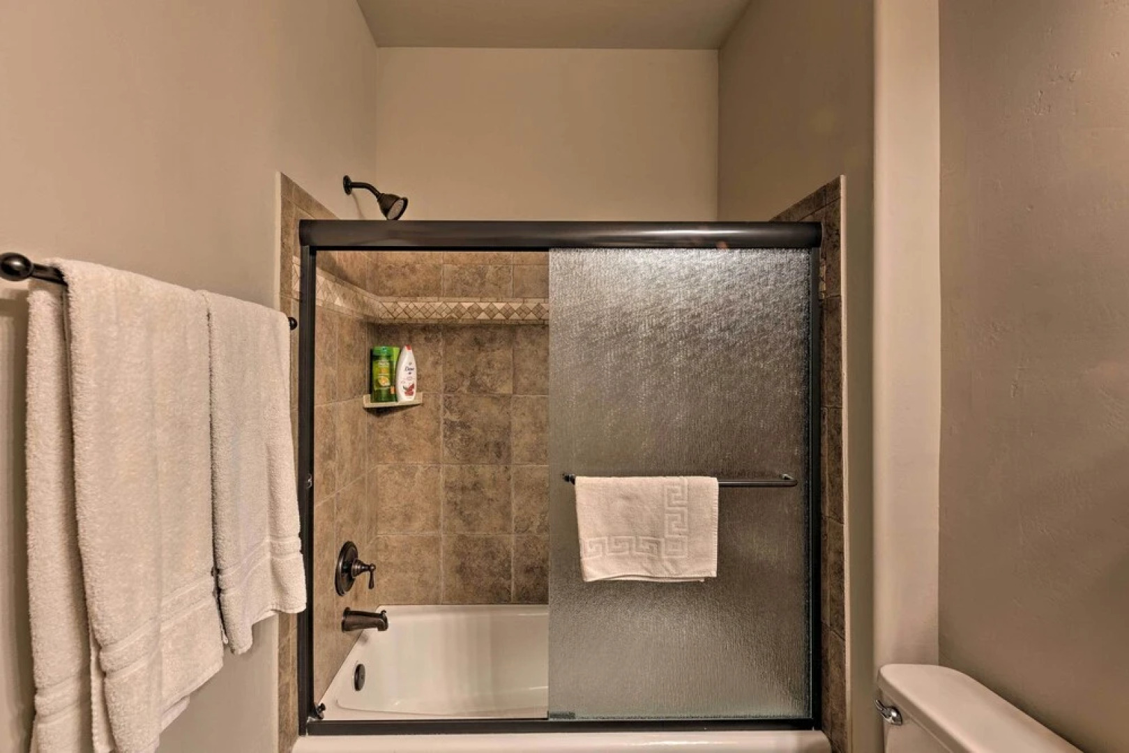 Spacious & Lovely Getaway w/ Deck in Show Low!