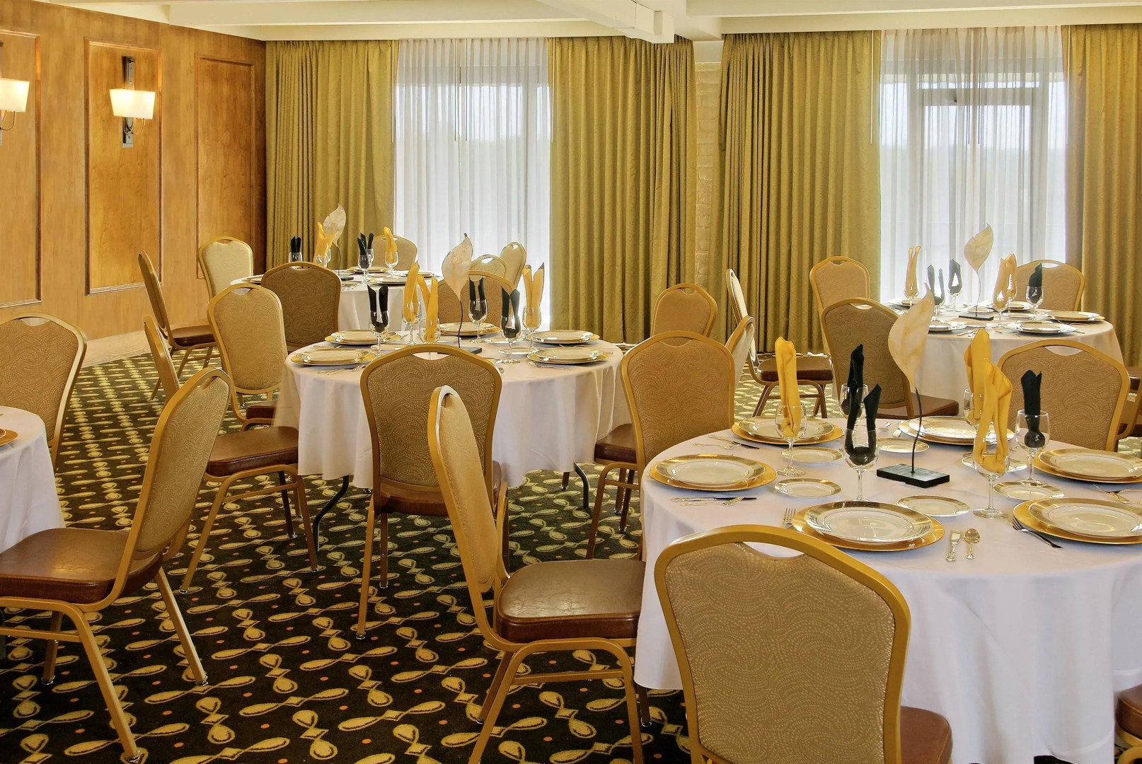 Aksarben Suites, A Trademark Collection Hotel