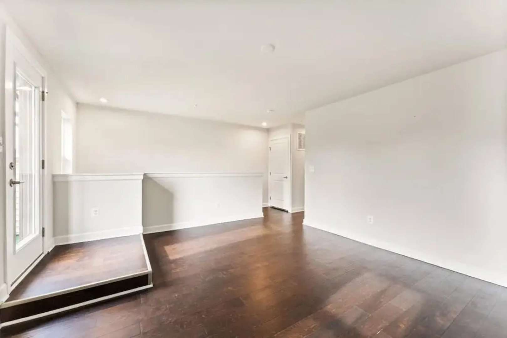 Ashburn 4-br Homestay Close to Dulles Metro