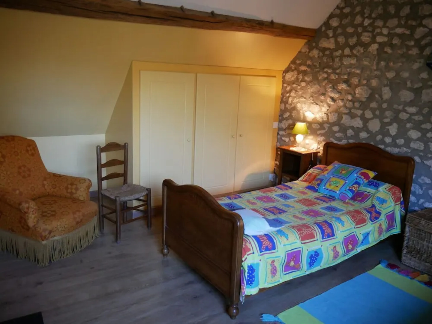 Fantastic Holiday Home With Large Garden in Cultural Surroundings of Saint-ay