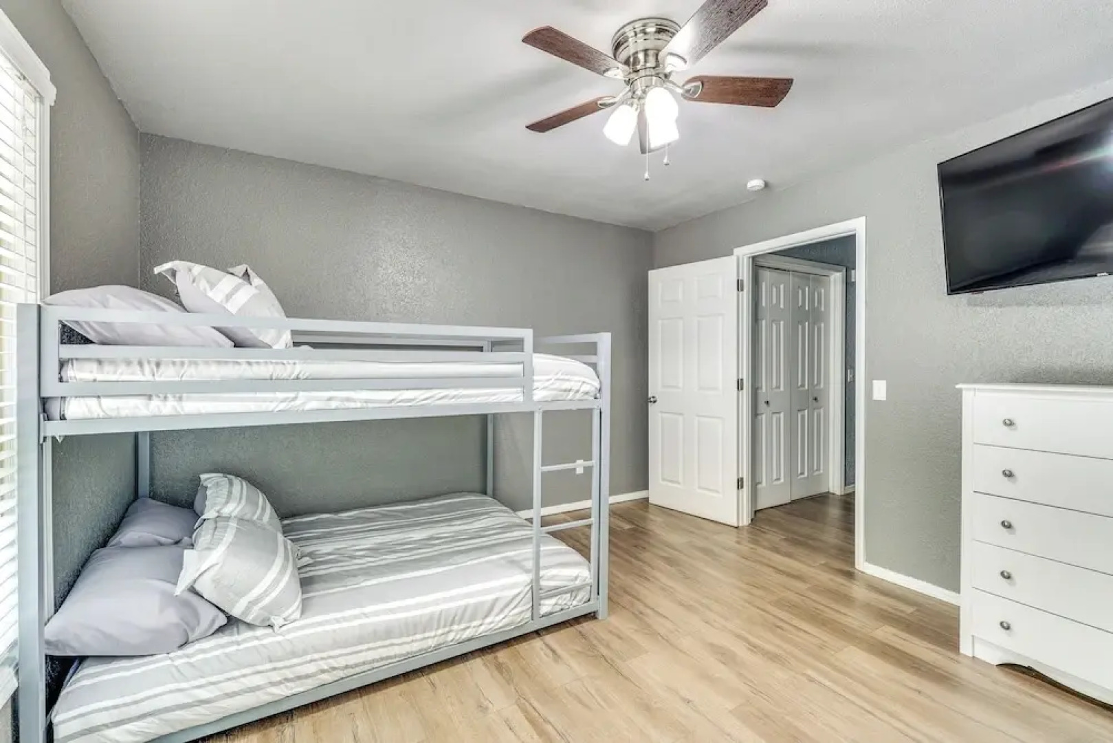 Serene Bella Vista Getaway Near Trails!