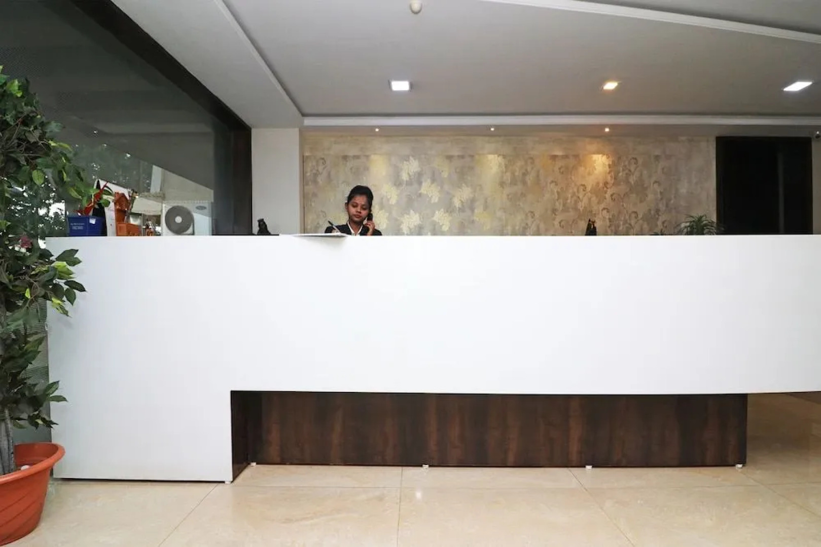 OYO 4906 Hotel Lotus