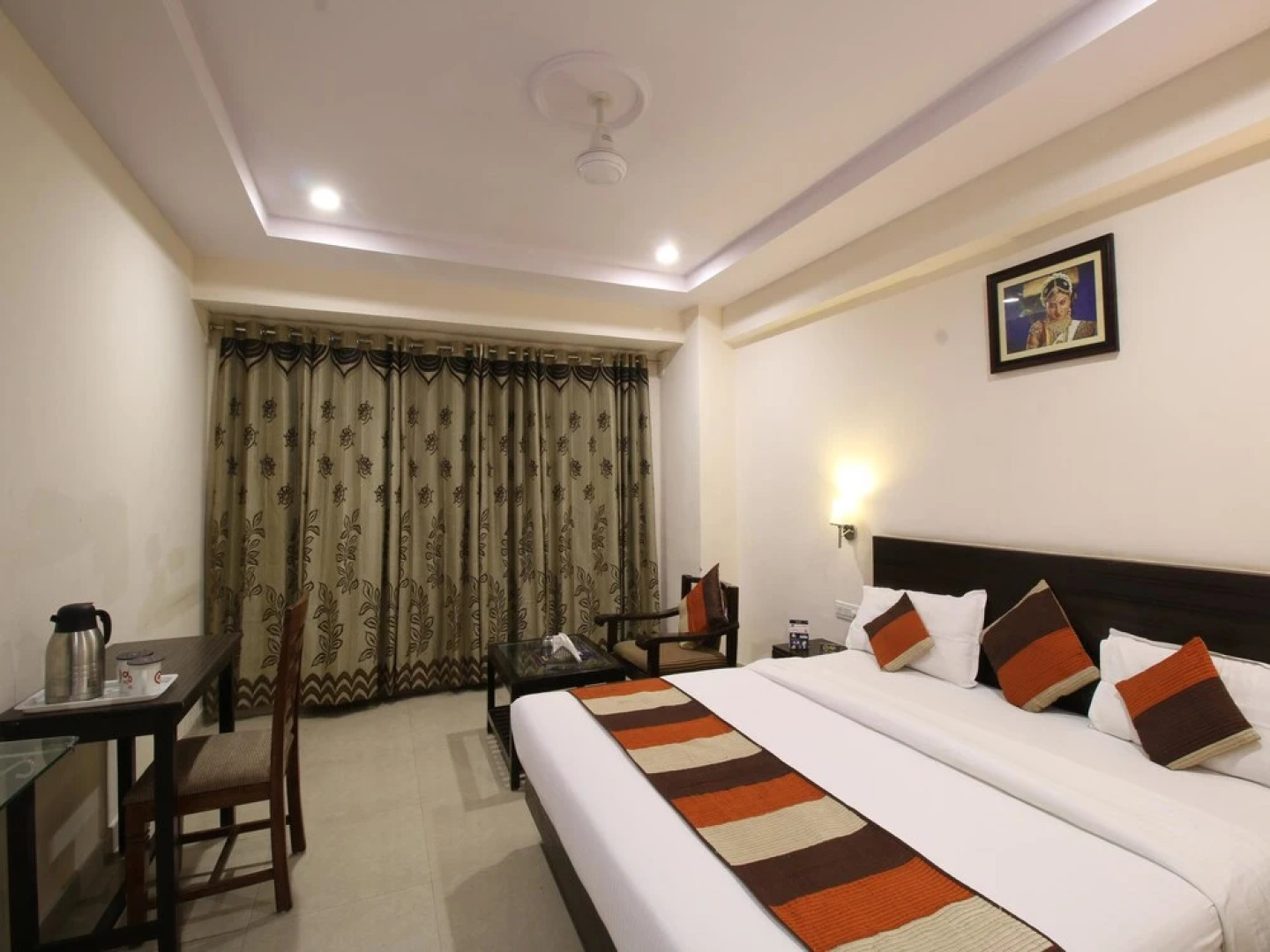 OYO 1903 Hotel Paras Inn