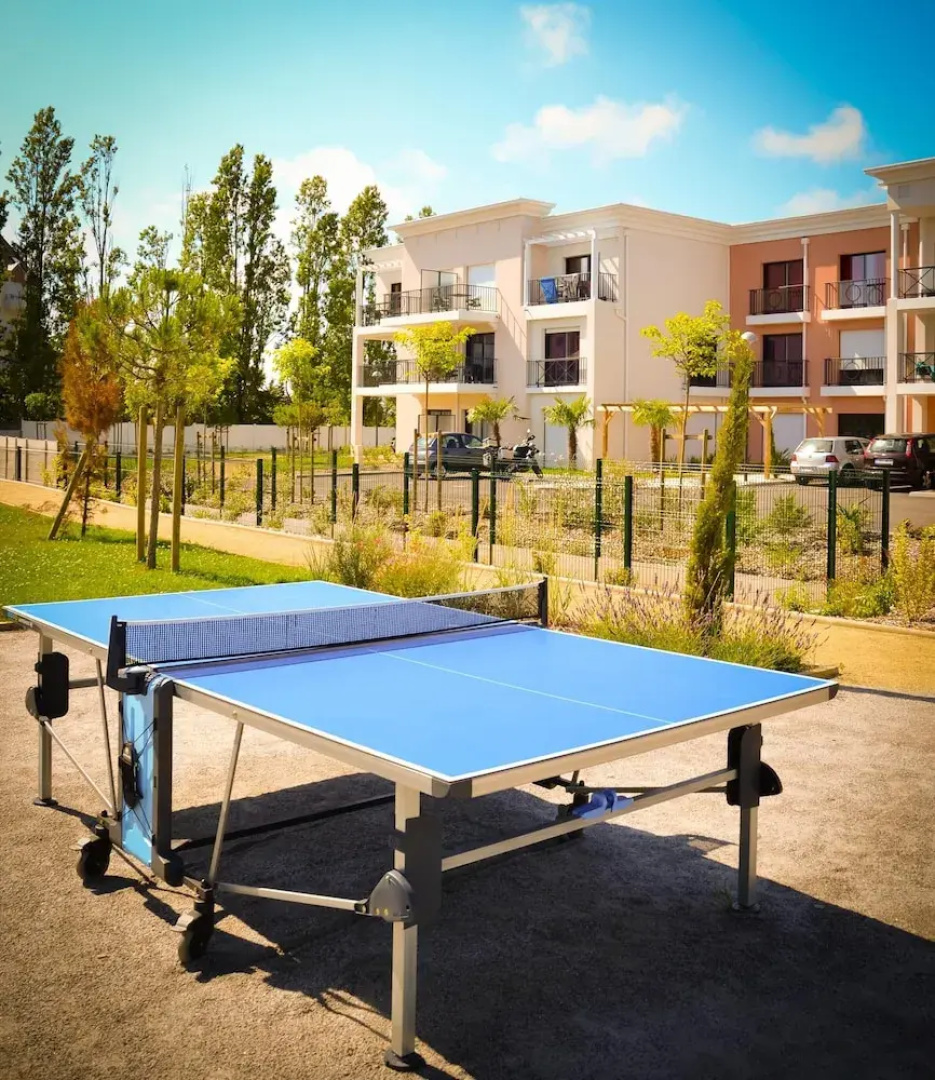 Apartment With Shared Pool Near sea