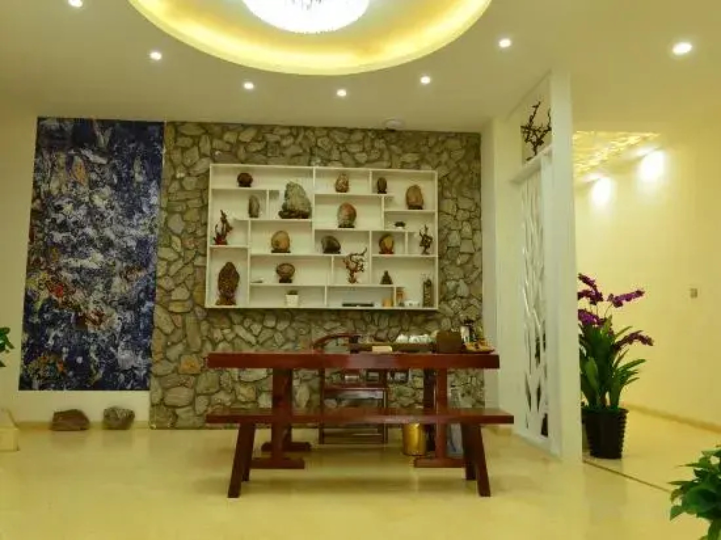 Love in Long Island Theme Inn