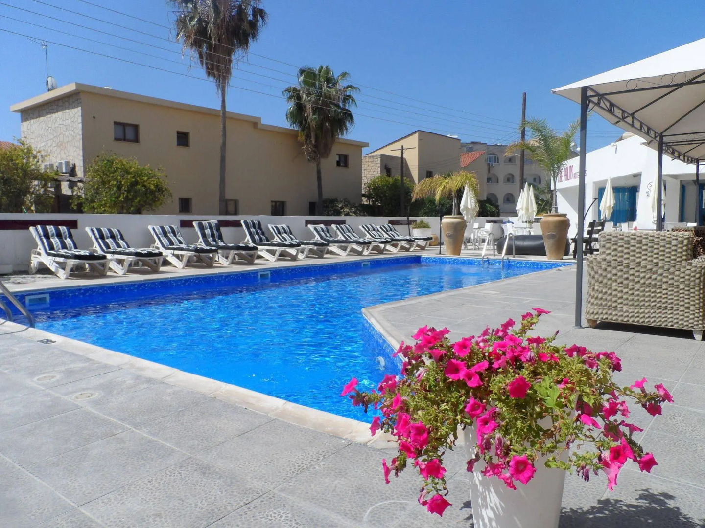 The Palms Hotel Apartments