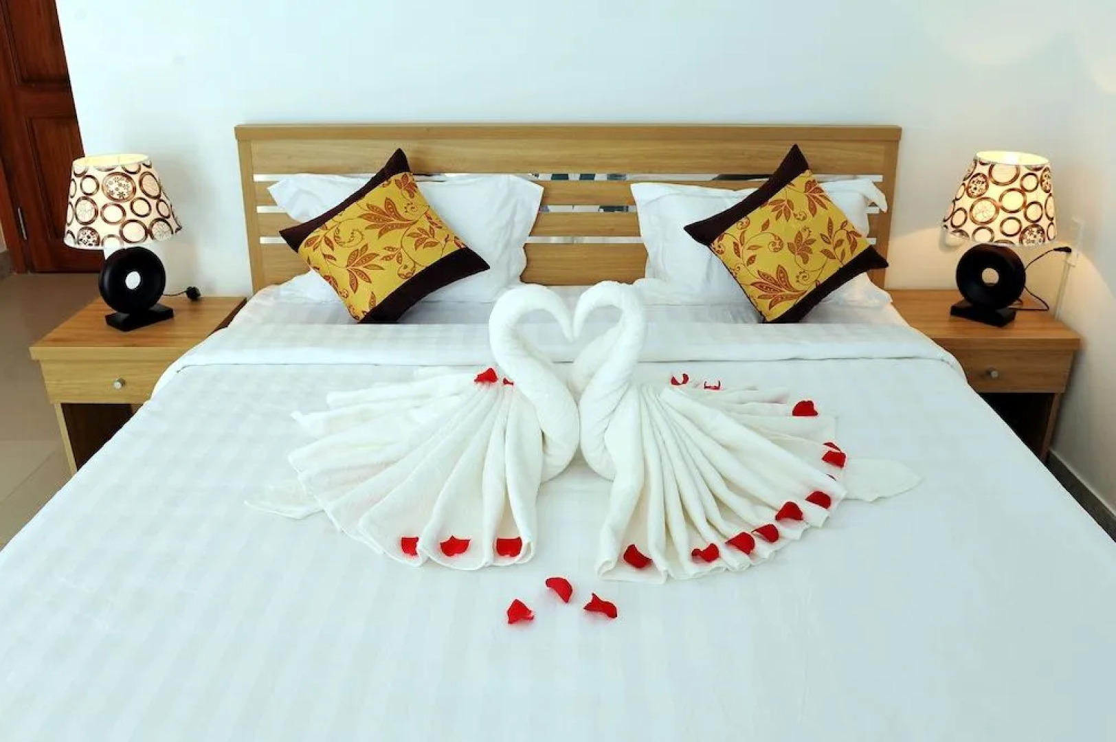 Tam Chau Luxury Hotel