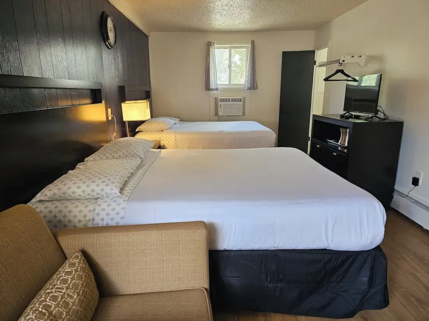 H & H Motor Lodge