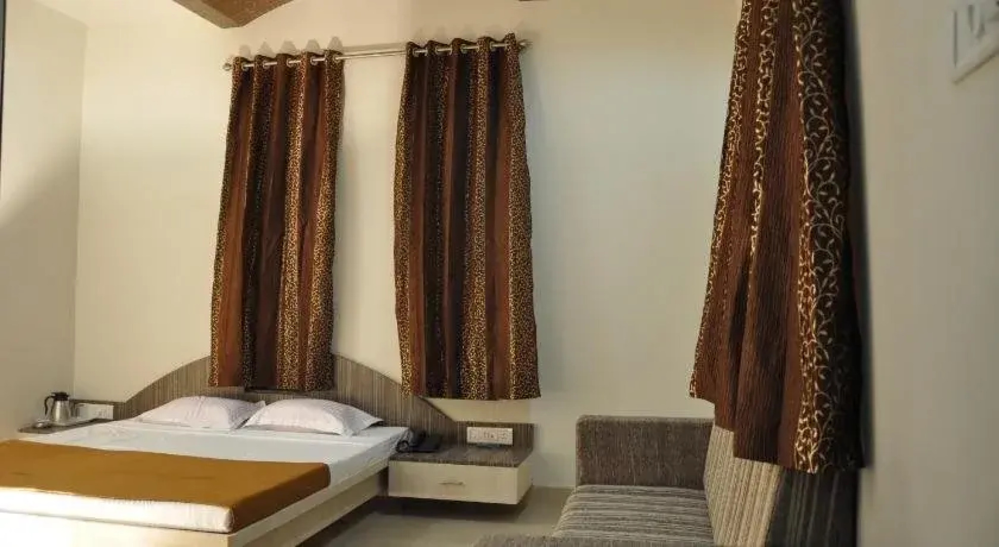 Hotel Tushar Executive