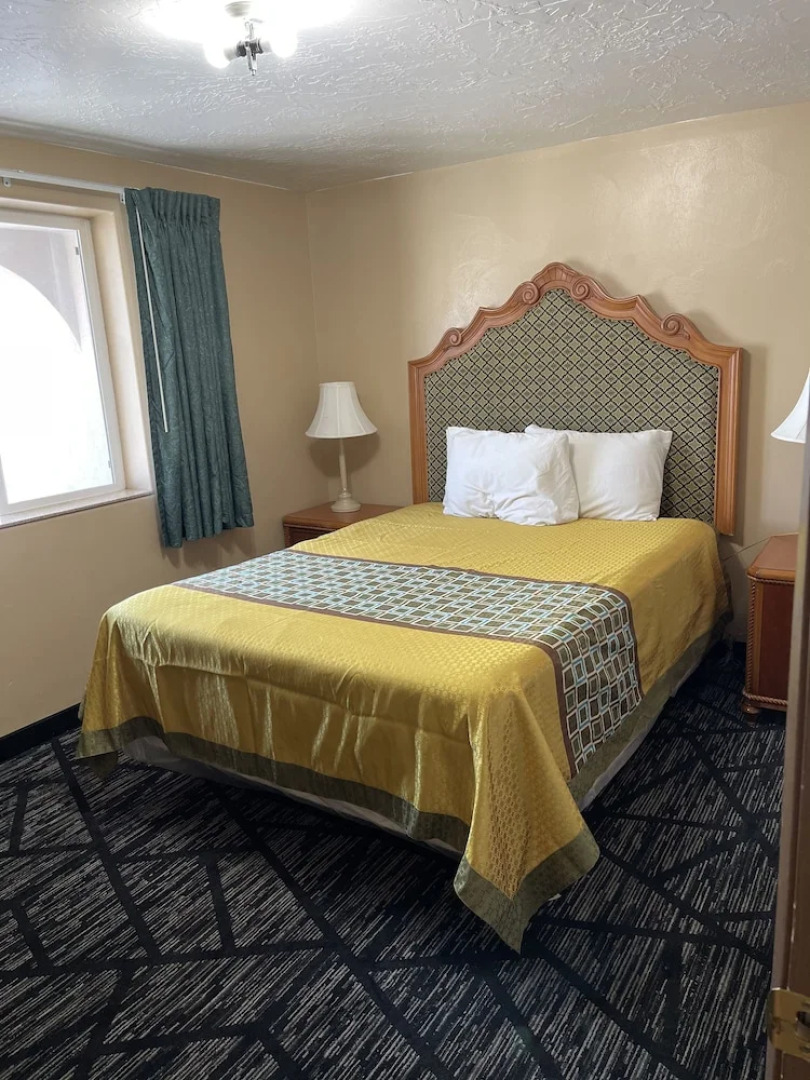 Rodeway Inn & Suites